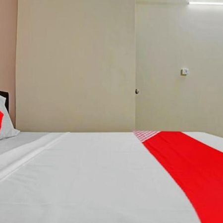 Hotel Welcome, Vip Road Vesu Surat Dış mekan fotoğraf
