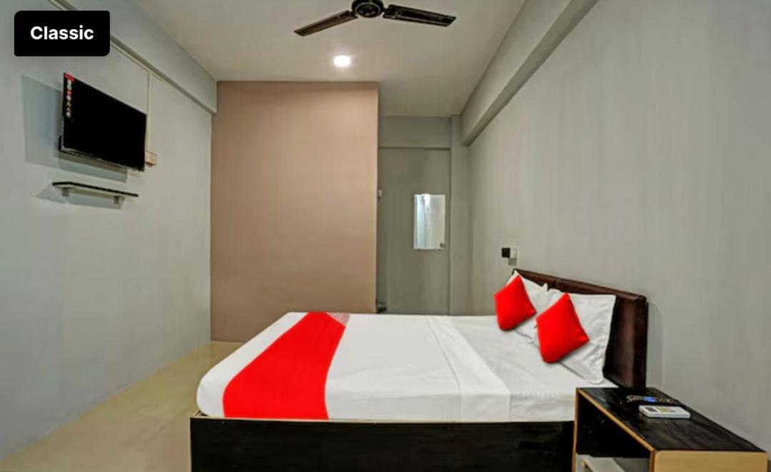 Hotel Welcome, Vip Road Vesu Surat Dış mekan fotoğraf