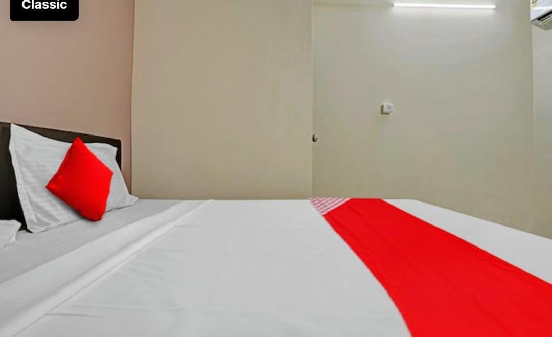 Hotel Welcome, Vip Road Vesu Surat Dış mekan fotoğraf