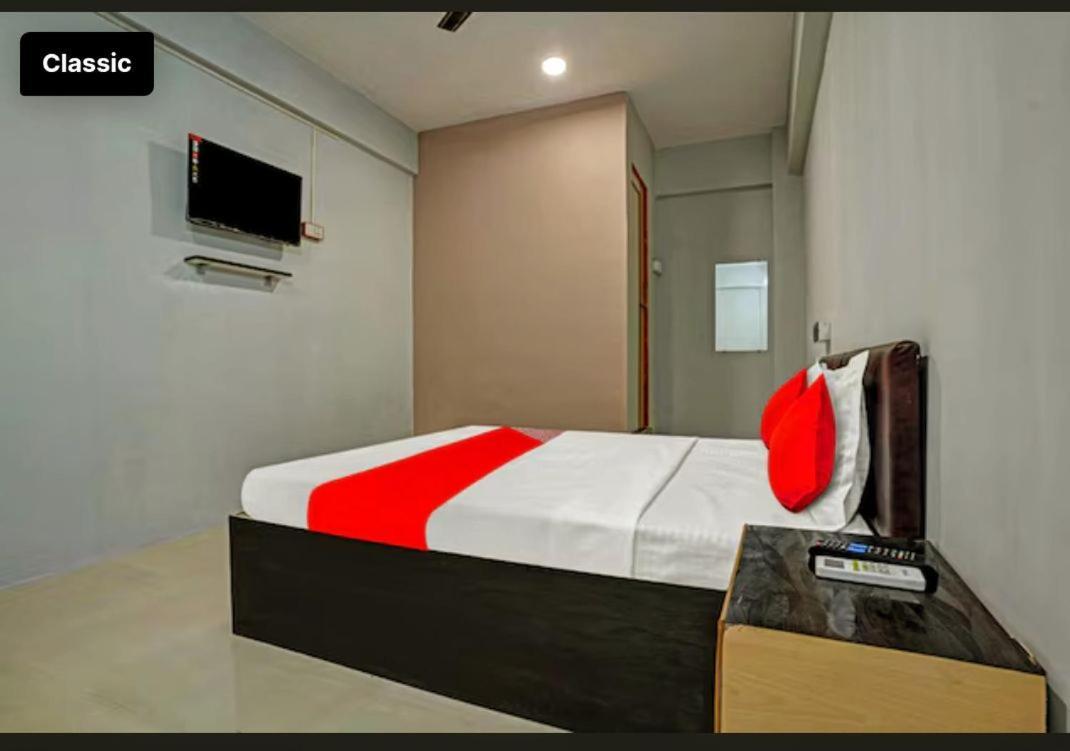 Hotel Welcome, Vip Road Vesu Surat Dış mekan fotoğraf