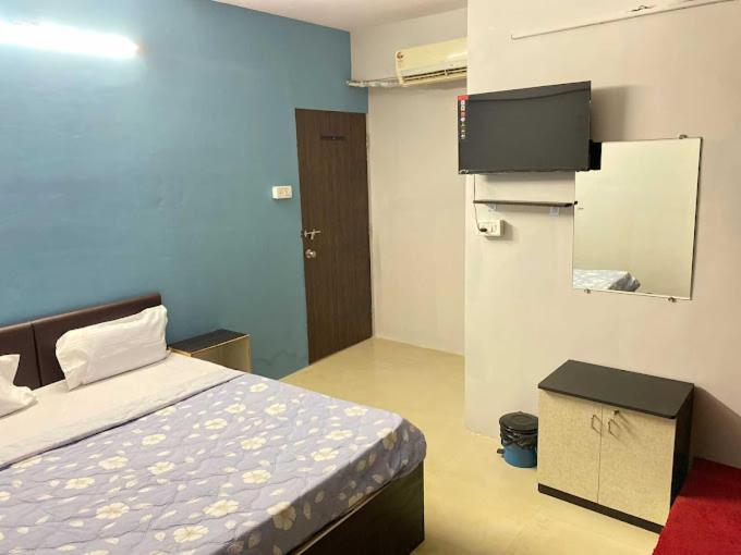 Hotel Welcome, Vip Road Vesu Surat Dış mekan fotoğraf