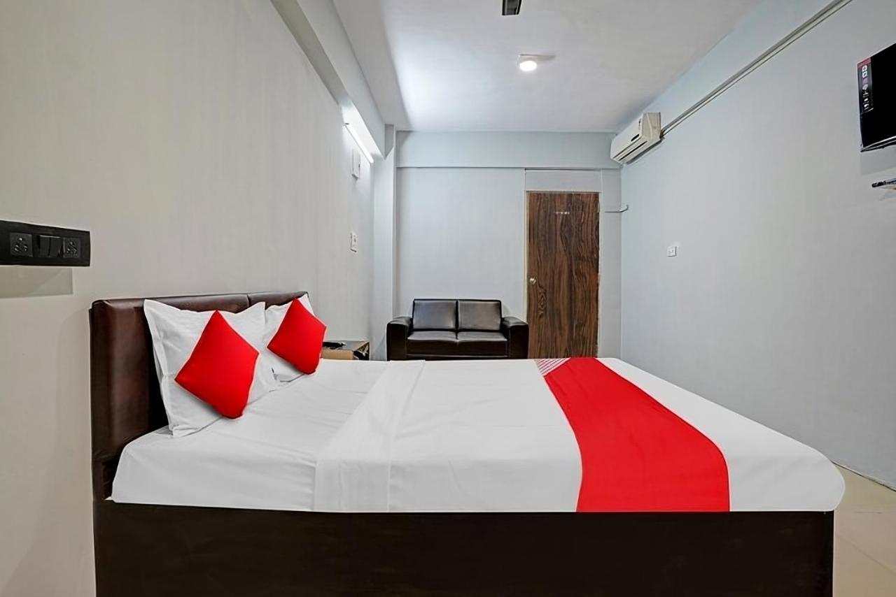 Hotel Welcome, Vip Road Vesu Surat Dış mekan fotoğraf